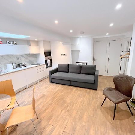 Two Bedroom Flat With Private Patio In Battersea Лондон Экстерьер фото
