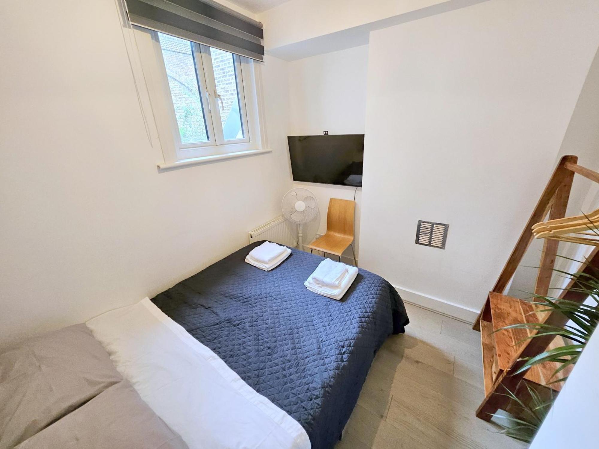 Two Bedroom Flat With Private Patio In Battersea Лондон Экстерьер фото